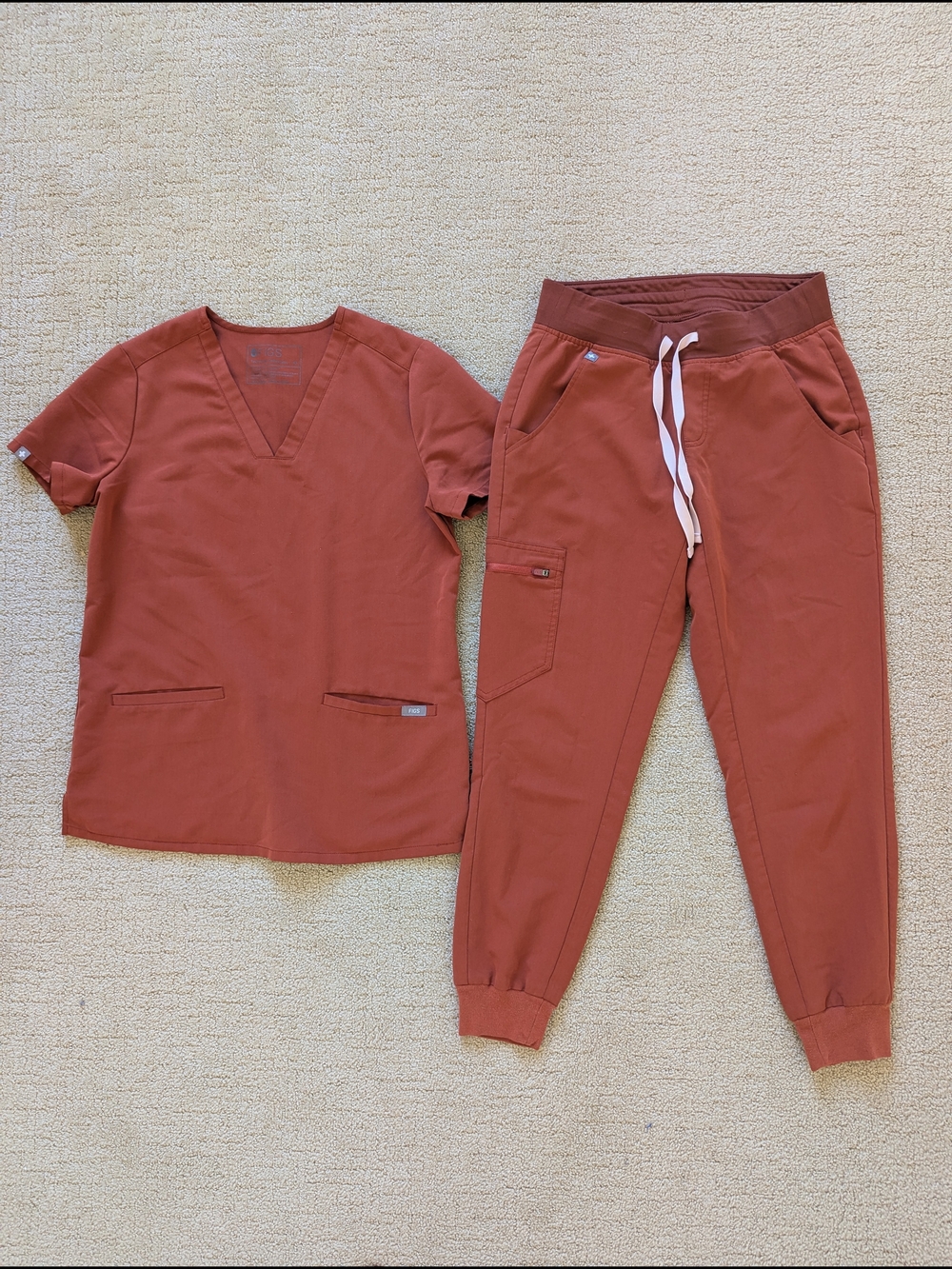 Figs Women’s Scrub Set Auburn Casma Top XS Zamora Jogger Pants XS Petite Limited